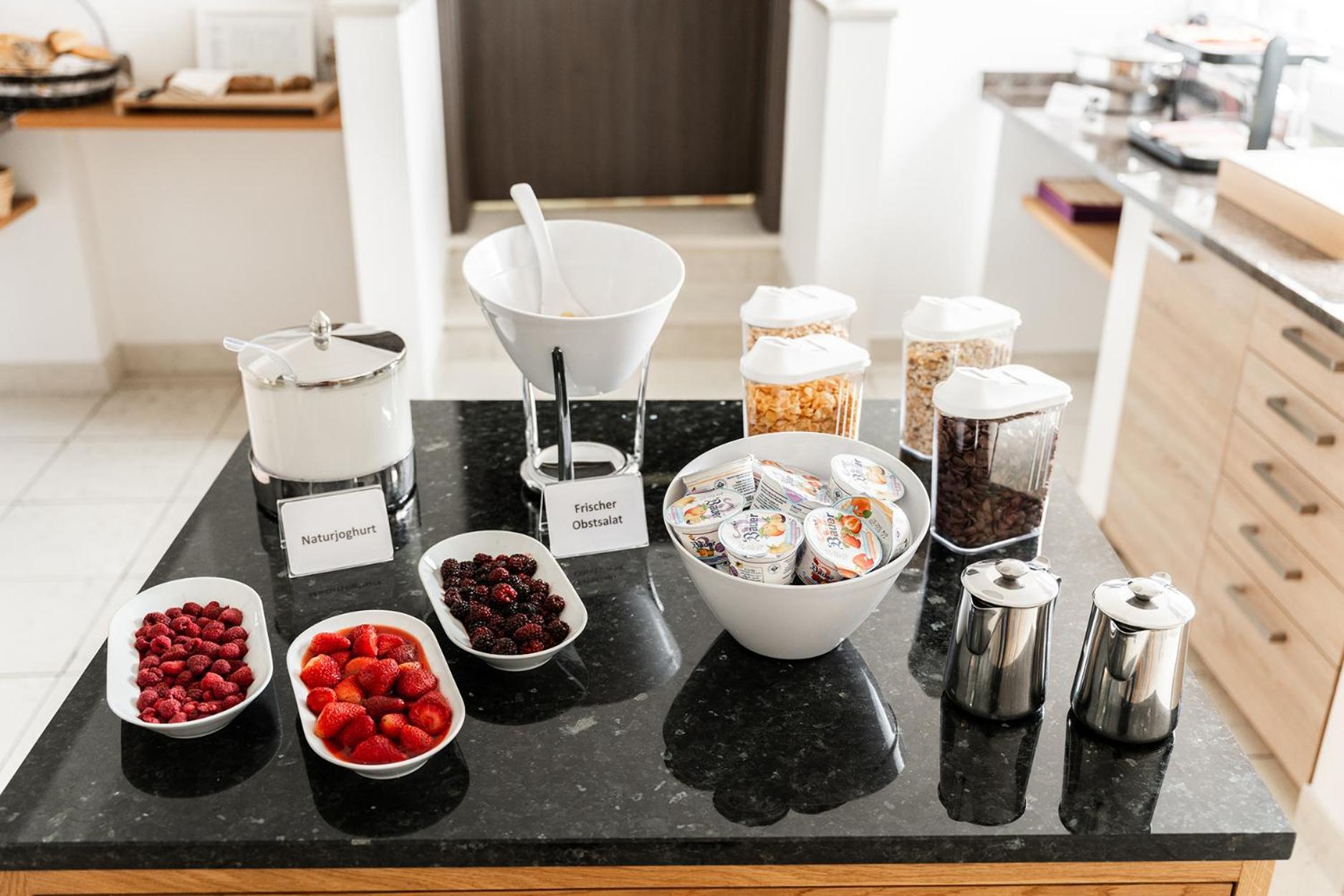 Vier Jahreszeiten An Der Therme & Kliniken Naehe Freiburg & Schwarzwald Ideal Fuer Wellness Kur & Business Ausfluege 24h Check In- Wlan & Parken Gratis 3* Bad Krozingen