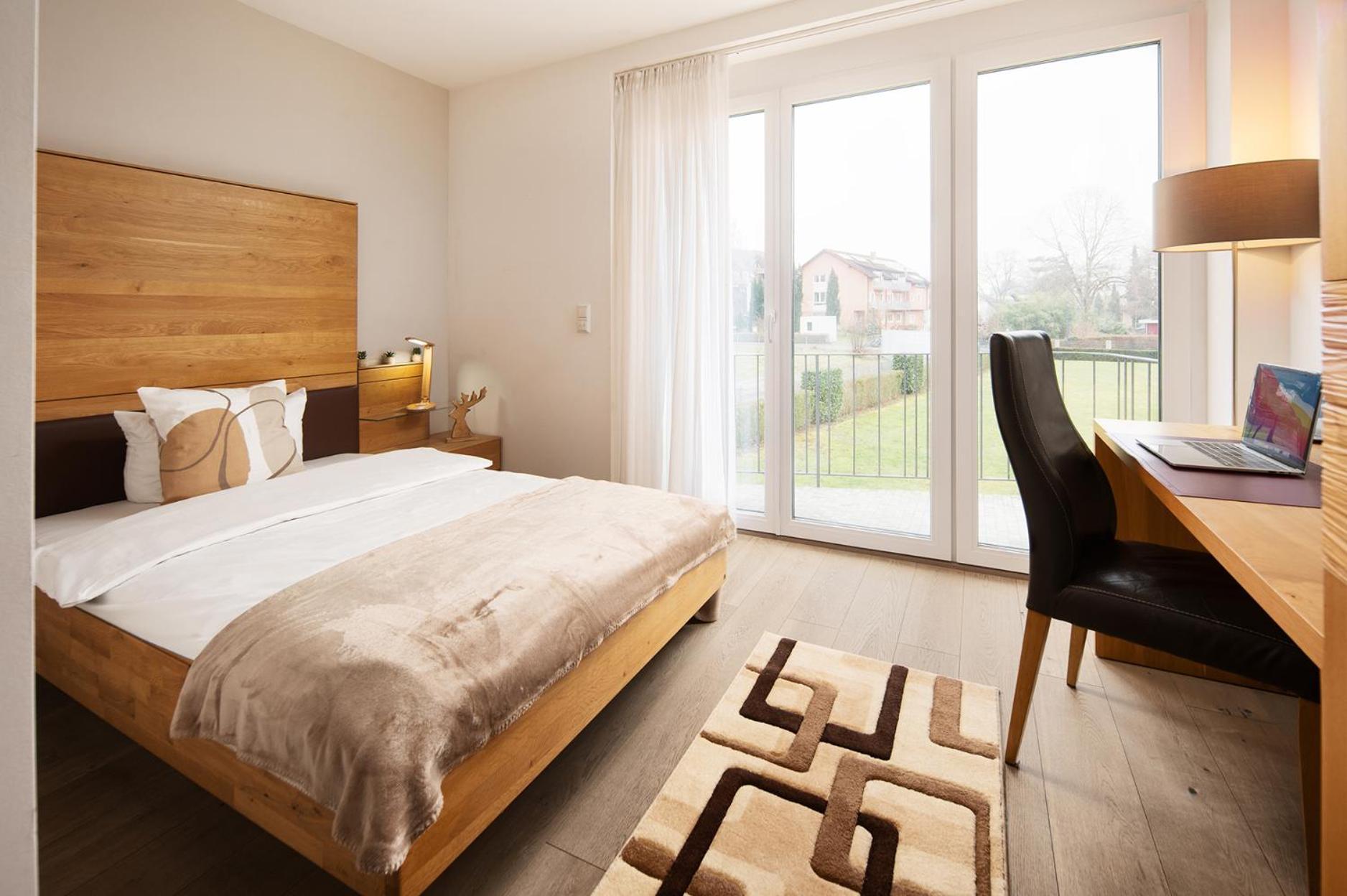 Vier Jahreszeiten An Der Therme & Kliniken Naehe Freiburg & Schwarzwald Ideal Fuer Wellness Kur & Business Ausfluege 24h Check In- Wlan & Parken Gratis Hotel
