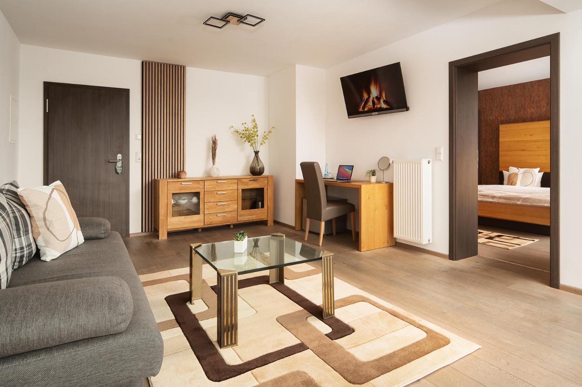 Vier Jahreszeiten An Der Therme & Kliniken Naehe Freiburg & Schwarzwald Ideal Fuer Wellness Kur & Business Ausfluege 24h Check In- Wlan & Parken Gratis 3*