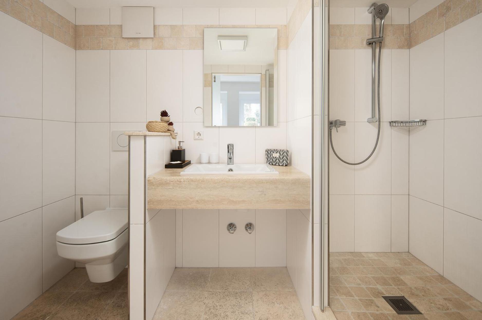 Vier Jahreszeiten An Der Therme & Kliniken Naehe Freiburg & Schwarzwald Ideal Fuer Wellness Kur & Business Ausfluege 24h Check In- Wlan & Parken Gratis Hotel 3*
