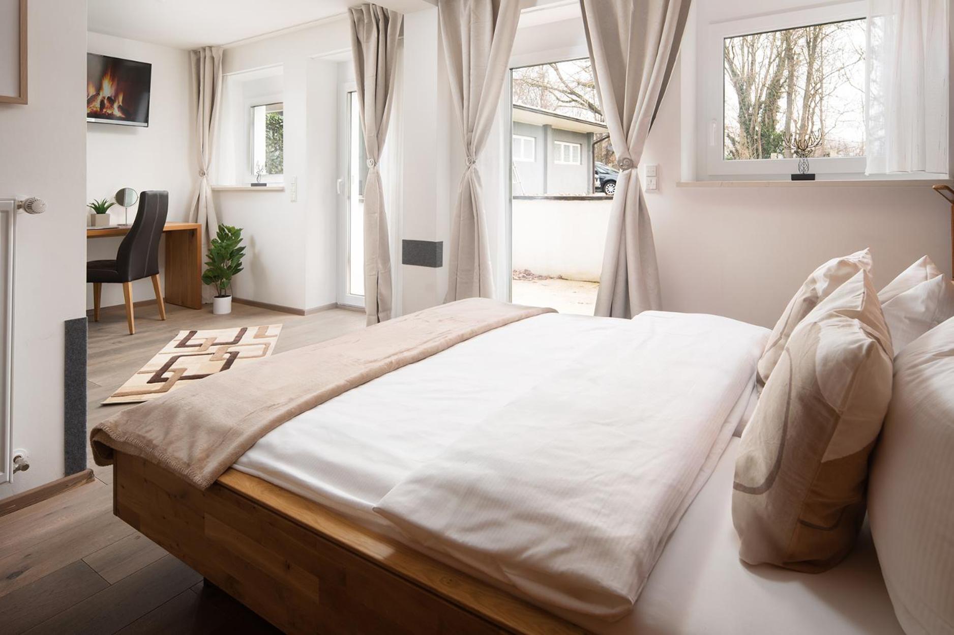 Vier Jahreszeiten An Der Therme & Kliniken Naehe Freiburg & Schwarzwald Ideal Fuer Wellness Kur & Business Ausfluege 24h Check In- Wlan & Parken Gratis Hotel Bad Krozingen